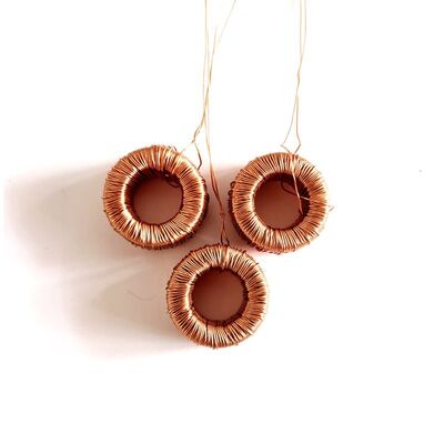 Chất lượng lõi biến áp dòng chính xác với độ thấm từ ban đầu cao cường độ cảm ứng bão hòa cao và ổn định nhiệt độ tốt nhà máy